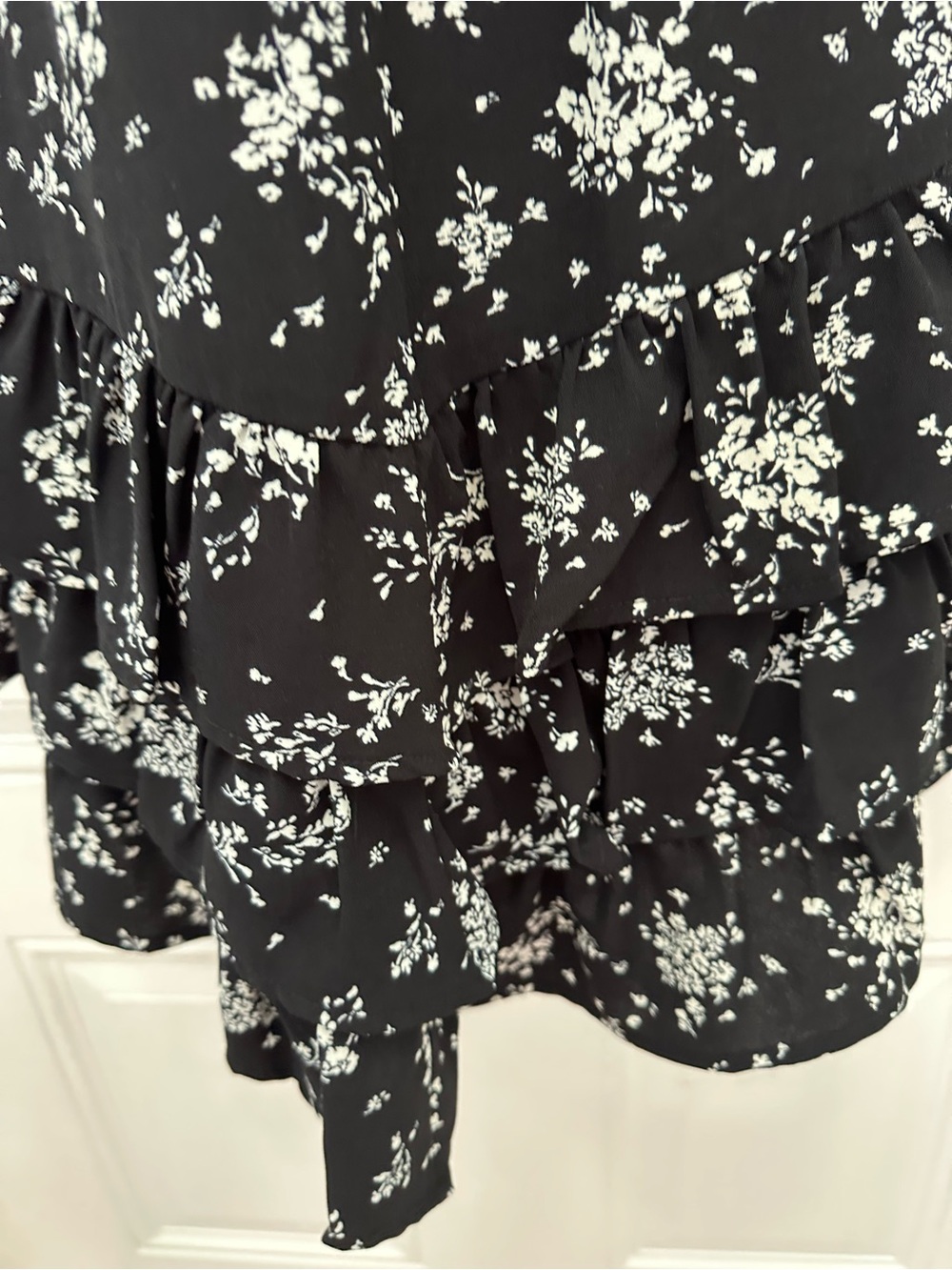 Inspired Hearts: Flowy Black and White Floral Mini Dress XL - Picture 3 of 5